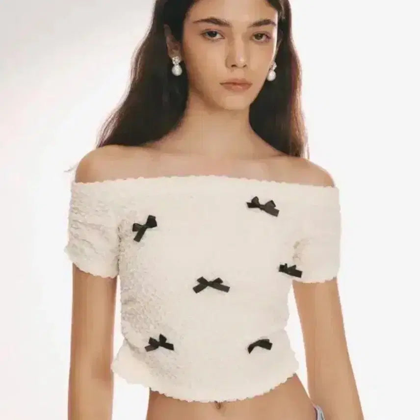 [BUNJANG] Noir Nine Ribbon Off-Shoulder Balletcore T-Shirt Cream / 새상품) 누아르나인 리본 오프숄더 크림 발레코어 티셔츠