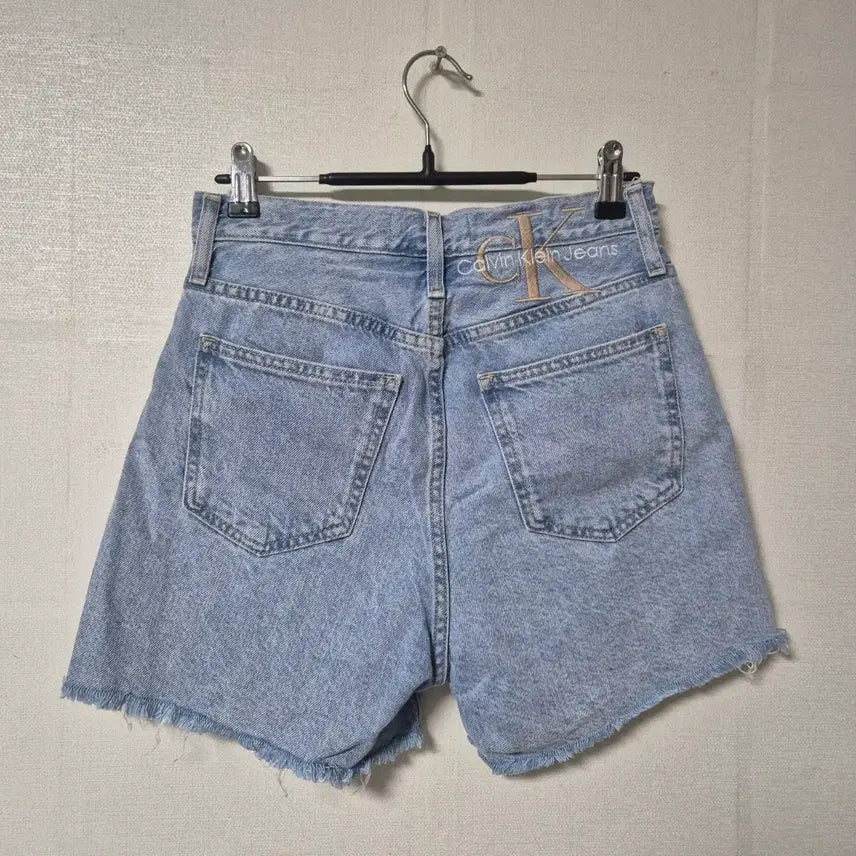 [BUNJANG] Calvin Klein Jeans Cut-Off Hem Denim Shorts / 캘빈클라인 데님 반바지 핫팬츠