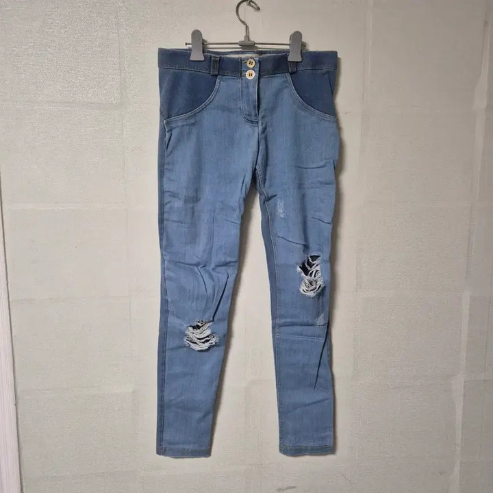 [BUNJANG] Freddy Damage Skinny Jeans - Size S / 프레디 데미지 스키니진 S
