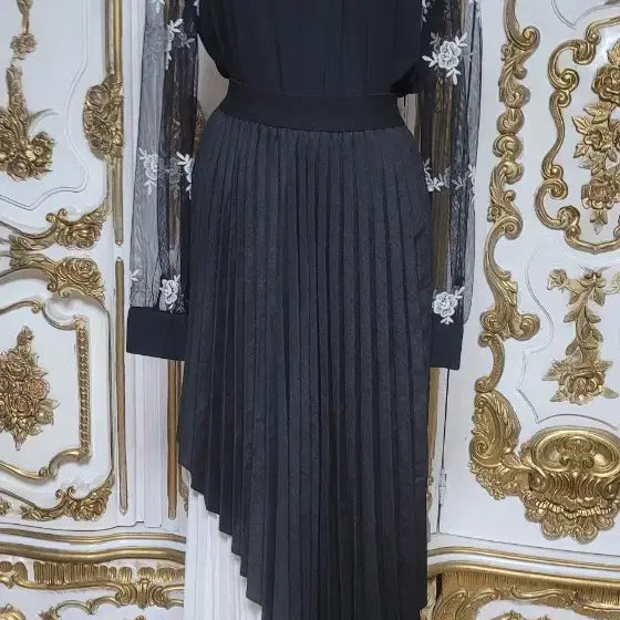 [BUNJANG] Black Pleated Asymmetrical Hem Midi Skirt / 블랙 롱
