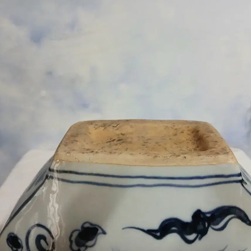 [BUNJANG] Celadon Porcelain Phoenix Pattern Flask Vase / 봉황문  편병