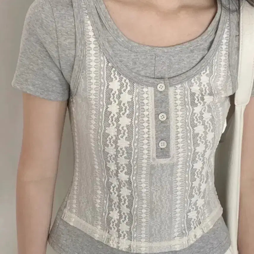 [BUNJANG] Never Seen Before Grayish-Flowered Lace Short Sleeve T-Shirt / 네버씬비포 Grayish-Flowered Lace 레이스 티셔츠 반팔티
