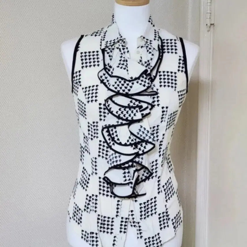 [BUNJANG] Anne Fontaine Genuine Lace Sleeveless Blouse / 미사용/안느퐁텐[정품]레이스 블라우스
