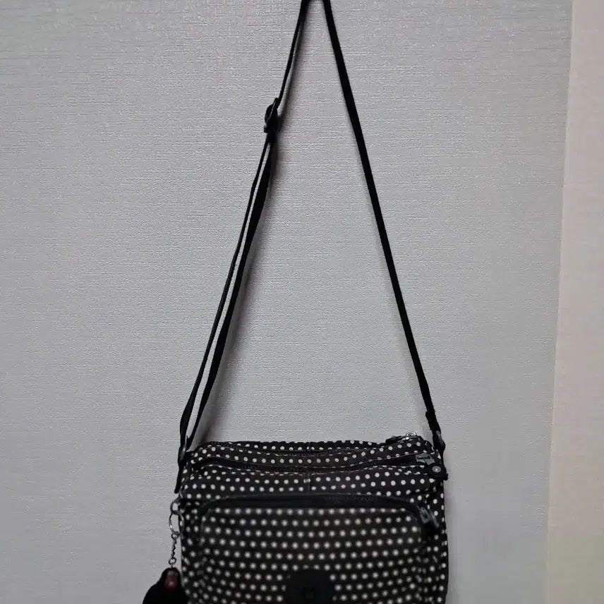 [BUNJANG] Kipling Polka Dot Crossbody Bag with Keyring / 키플링 도트무늬 크로스백 + 키링 여성가방 가격내림