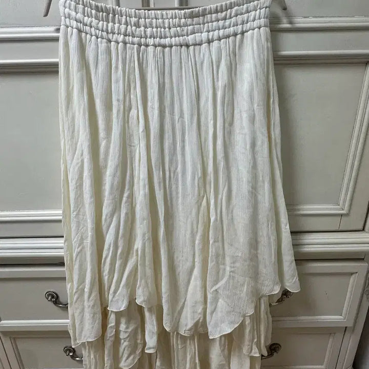 [BUNJANG] Ivory Creased Layered Asymmetrical Tiered Maxi Skirt / 아이보리 크리즈 레이어드 언발 캉캉 롱 스커트 JPN