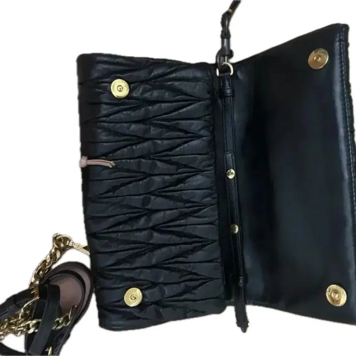 [BUNJANG] Miu Miu Matelassé Crossbody Bag / [정품]미우미우 마테라쎄 크로스백