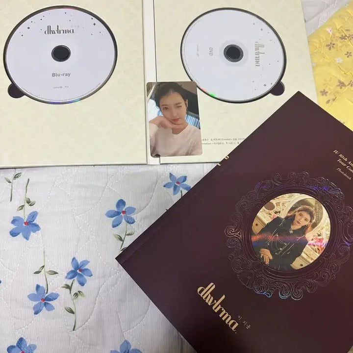 [BUNJANG] IU 10th Anniversary Concert Blu-ray &amp; DVD Set / 아이유 10주년 콘서트 DVD 블루레이