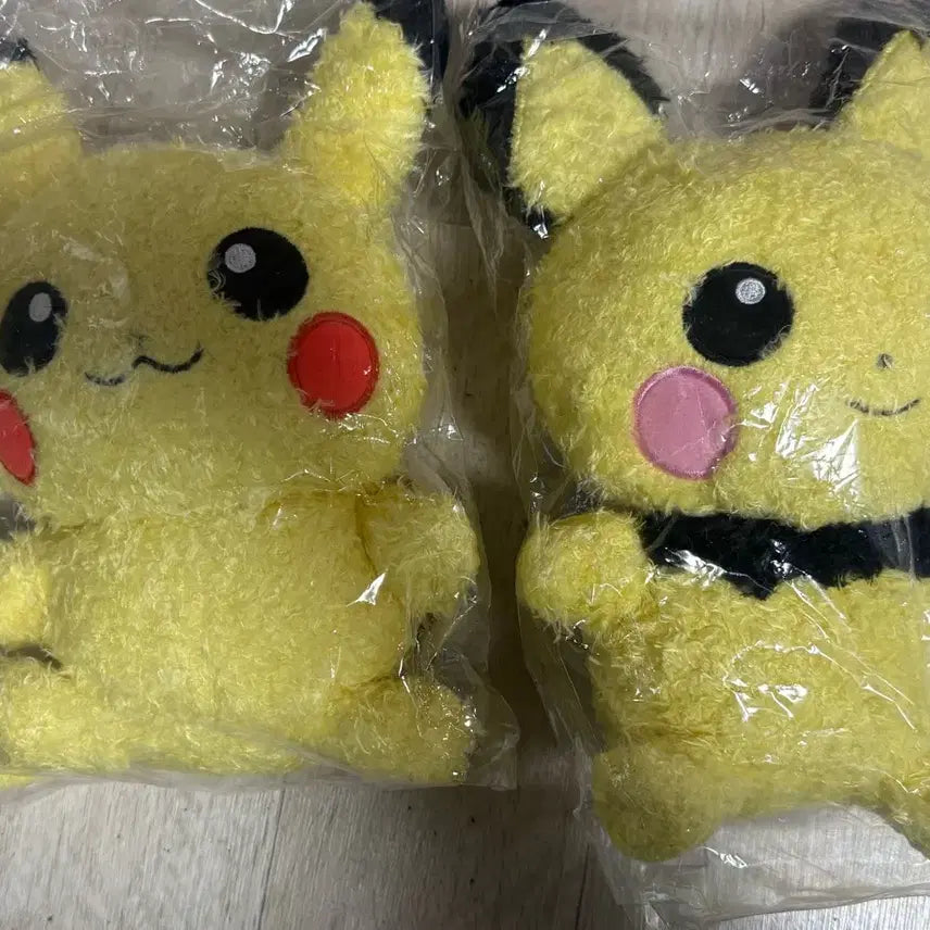 [BUNJANG] Pokemon Pikachu &amp; Pichu Bundle / [포켓몬스터] 뽀글이 피카츄&amp;피츄 일괄 - 택포3