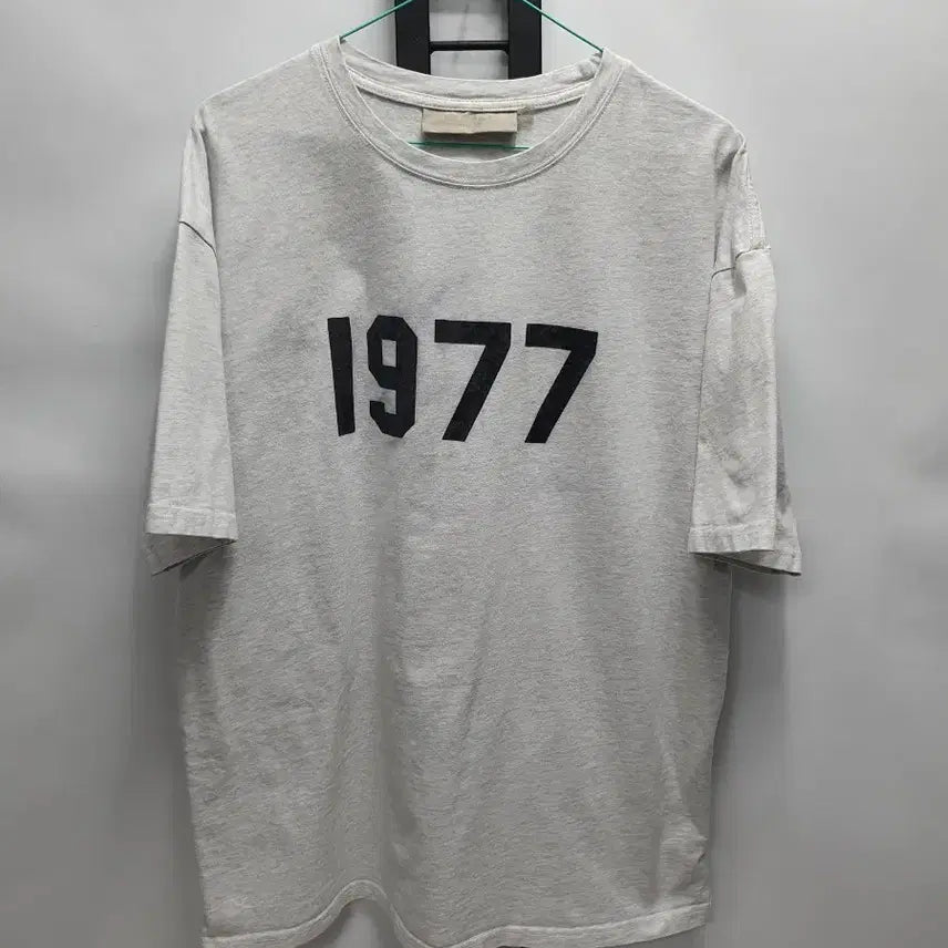 [BUNJANG] Fear of God Essentials 1977 T-Shirt XL / 피어오브갓 에센셜 반팔티 1977 티셔츠 xl