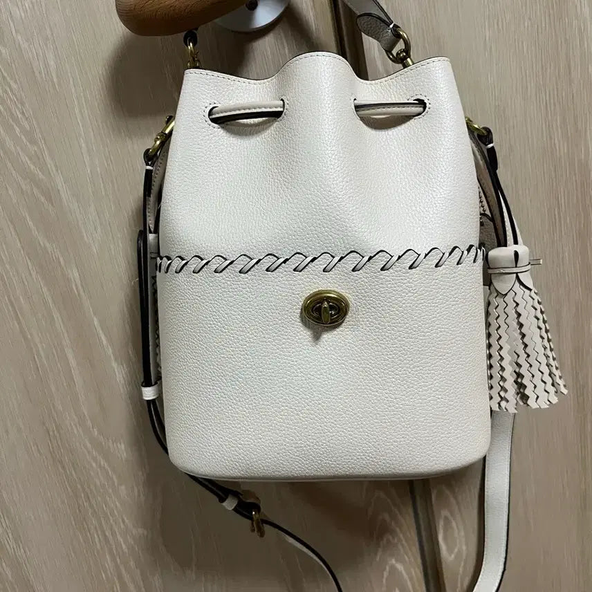 [BUNJANG] Coach Ivory Bucket Bag / 코치 아이보리 버킷백