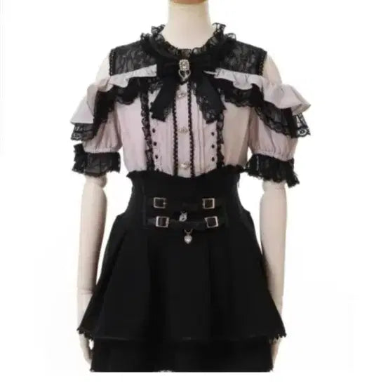 [BUNJANG] Lizlisa Off-Shoulder Short Sleeve Blouse / 리즈리사 오프숄더 반팔 양지뢰 블라우스 지뢰계