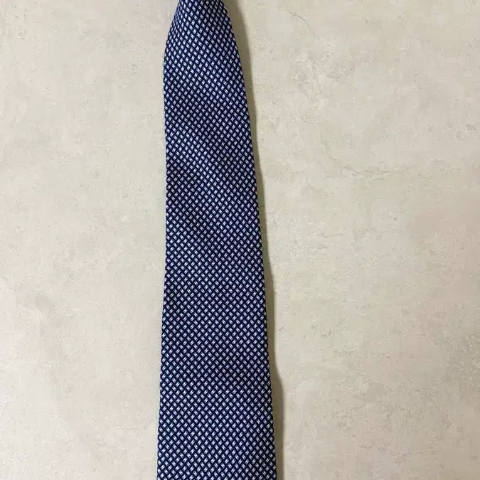 [SOLD OUT] 페라가모 네이비 패턴 실크 넥타이
