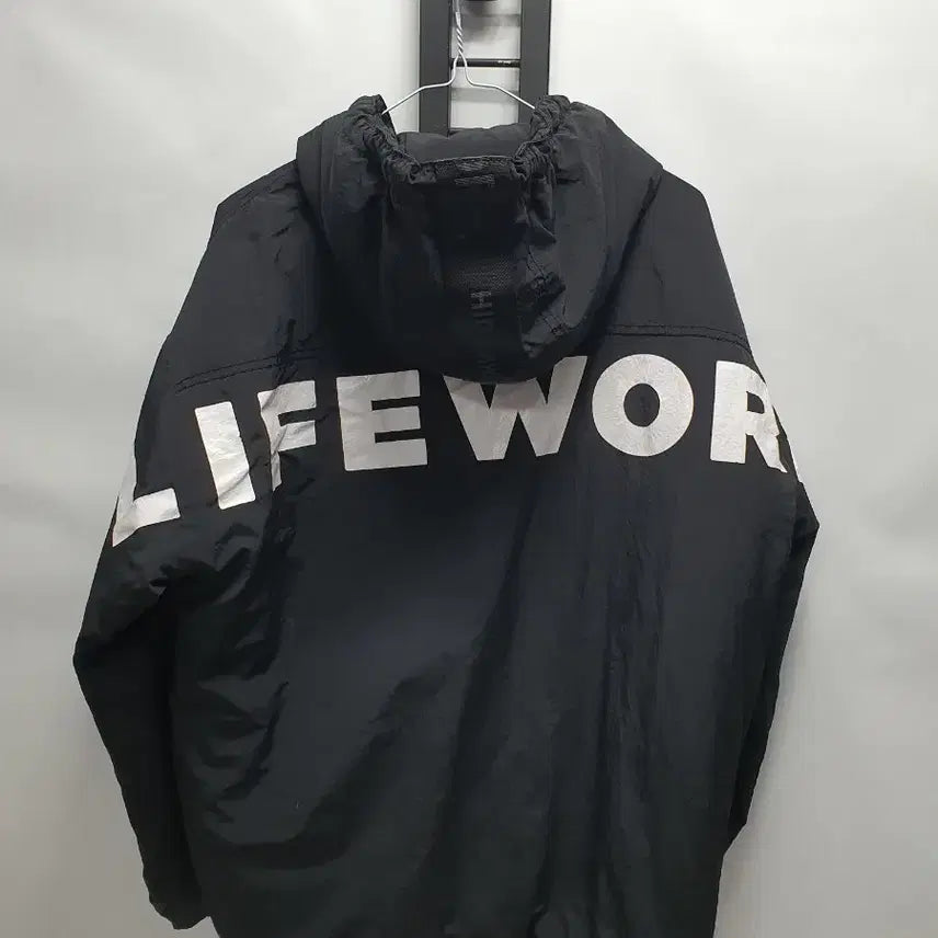 [BUNJANG] Lifework Hooded Windbreaker Jacket Loose Fit Black / 라이프워크 바람막이 점퍼 루즈핏 후드 자켓 블랙 m