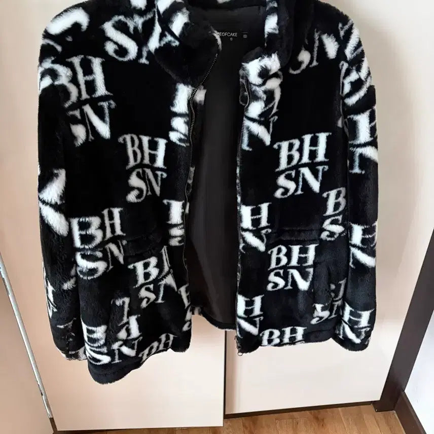 [BUNJANG] Achicsofcake Fur Jacket / 어치스오브케이크 퍼자켓