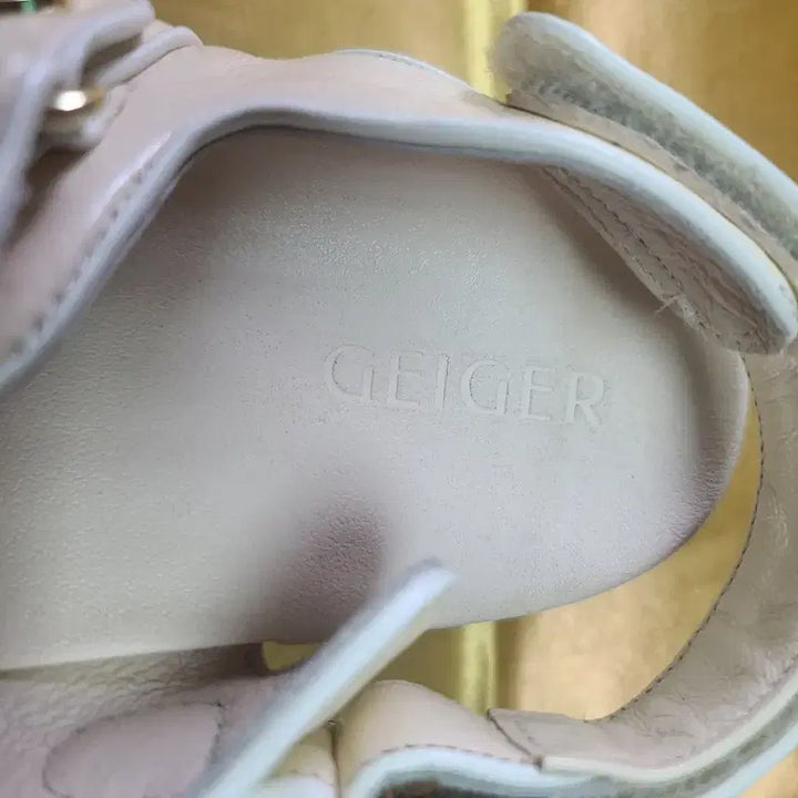 [BUNJANG] Ivory Velcro Platform Sandals (Size 235-240) / 아이보리 벨크로 샌들 플랫폼 240 235