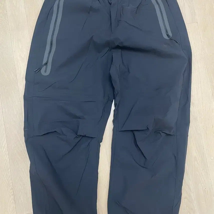 [BUNJANG] Nike Tech Woven Open Hem Pants Black - Asia (XL) / 나이키 테크 우븐 오픈 헴 팬츠 블랙 - 아시아(XL)새상품
