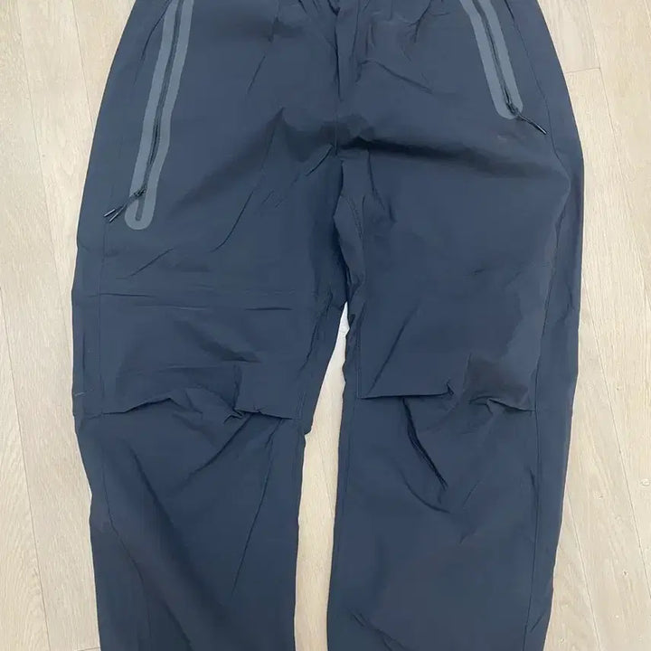[BUNJANG] Nike Tech Woven Open Hem Pants Black - Asia (XL) / 나이키 테크 우븐 오픈 헴 팬츠 블랙 - 아시아(XL)새상품