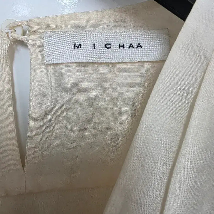 [BUNJANG] Misha Ivory Blouse / 미샤 상의