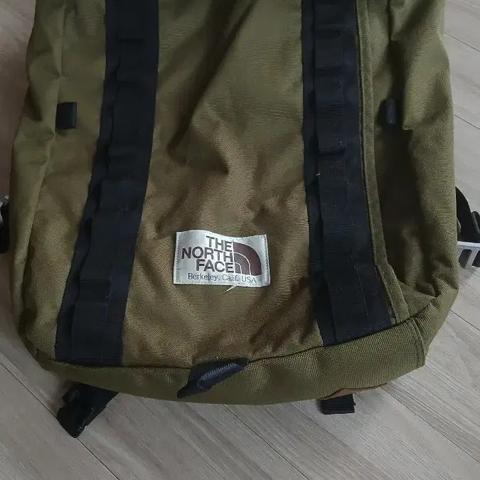 [BUNJANG] The North Face Old School Backpack Khaki / 노스페이스 올드스쿨 백팩 카키 사용감일부