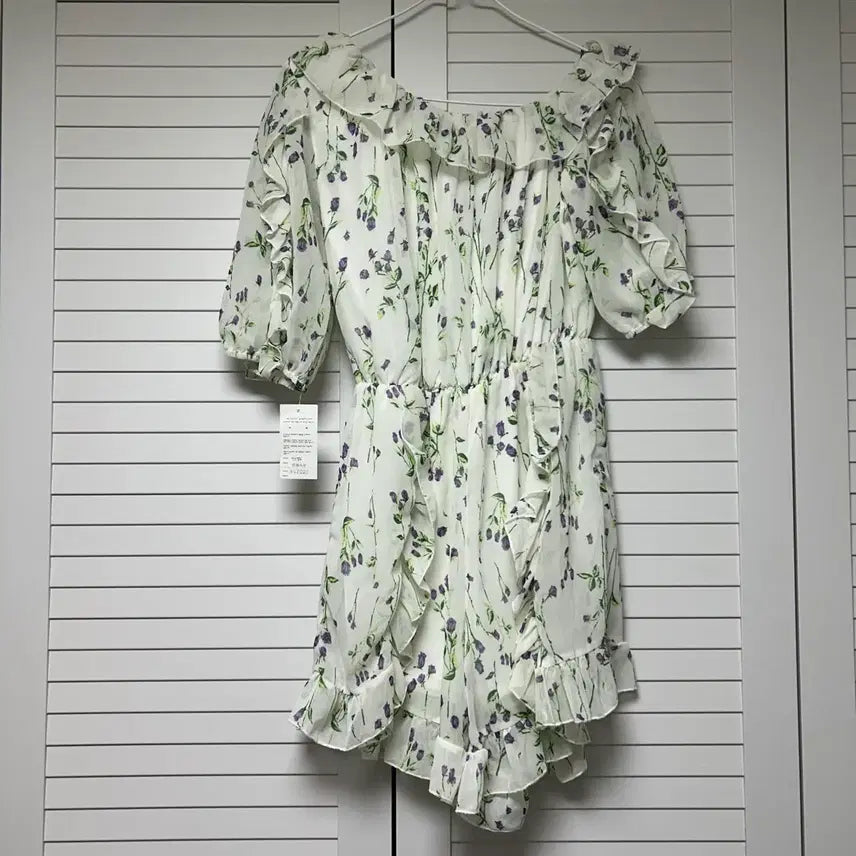 [BUNJANG] Rose Chiffon Jumpsuit Summer Off-Shoulder / 택달린 새상품 장미 쉬폰 점프수트 여름 오프숄더