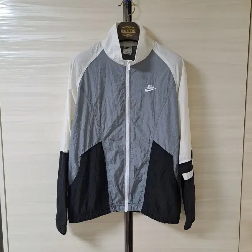 [BUNJANG] Nike Windbreaker Black/White/Gray / 나이키 바람막이  블랙/화이트/그레이