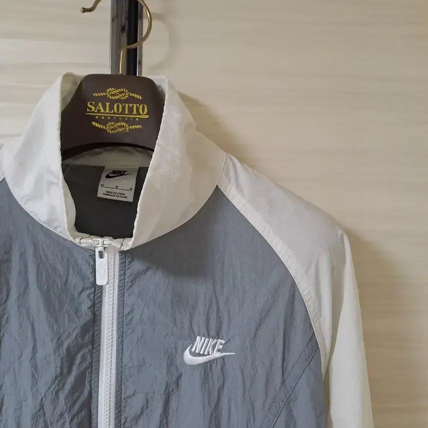 [BUNJANG] Nike Windbreaker Black/White/Gray / 나이키 바람막이  블랙/화이트/그레이