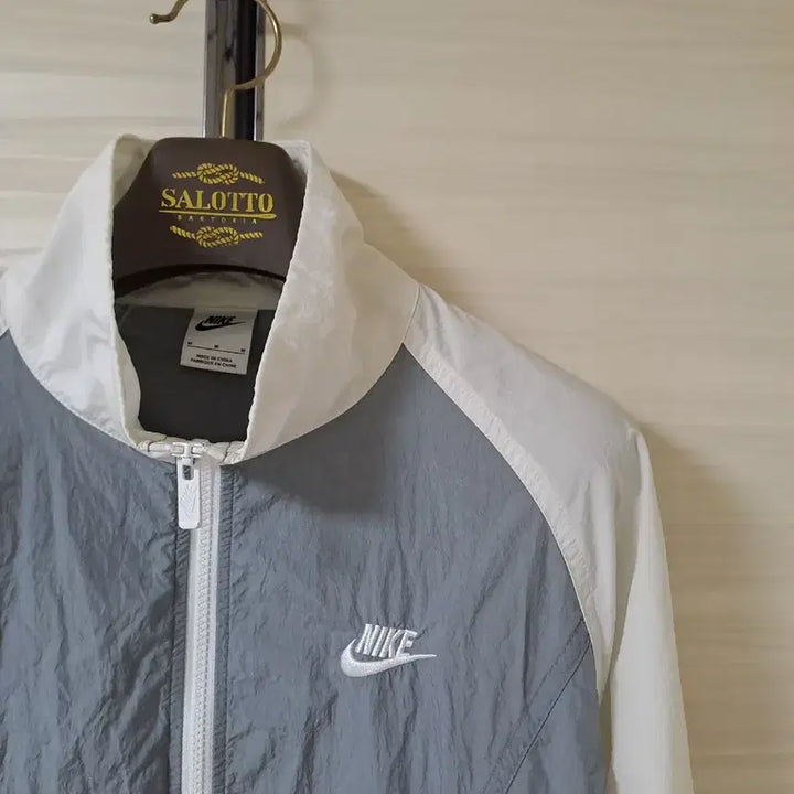 [BUNJANG] Nike Windbreaker Black/White/Gray / 나이키 바람막이  블랙/화이트/그레이