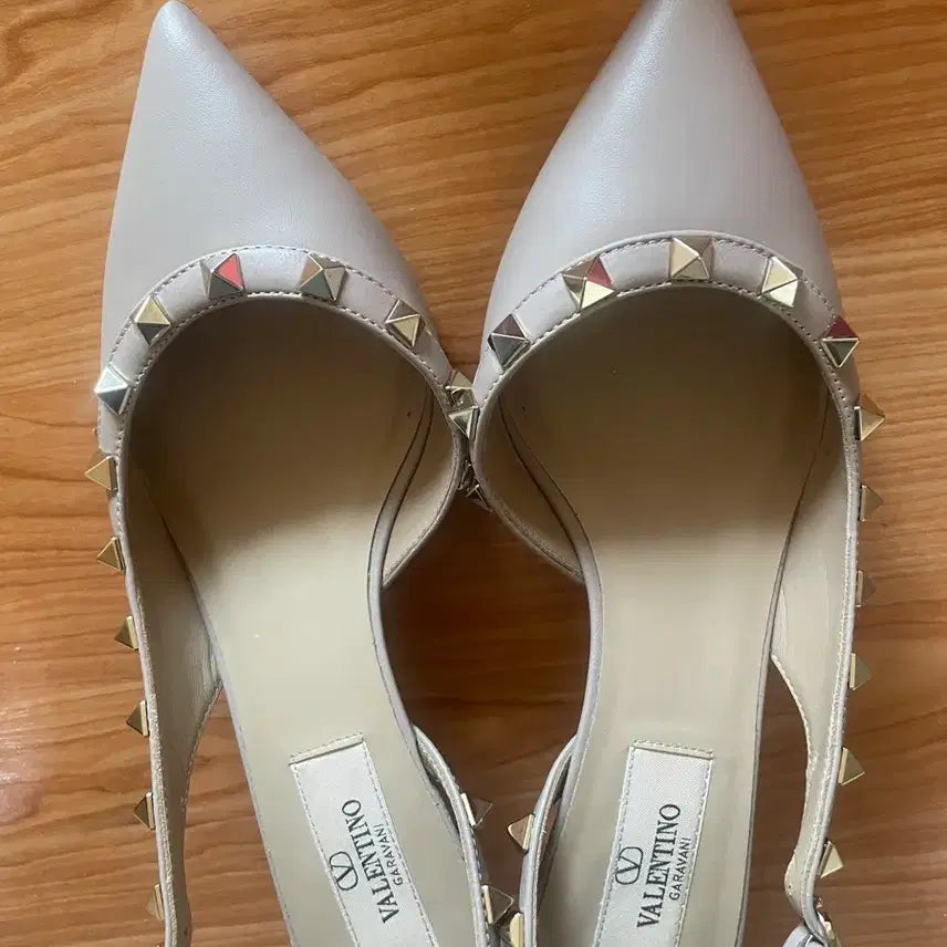 [BUNJANG] Valentino Studded Heel Sandals Beige 35 / 발렌티노 스터드 힐 샌들 P45 35사이즈
