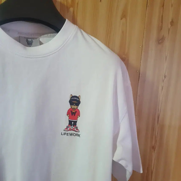 [BUNJANG] Life Work White Bear Graphic T-Shirt / 라이프워크 흰색 반팔 티셔츠m