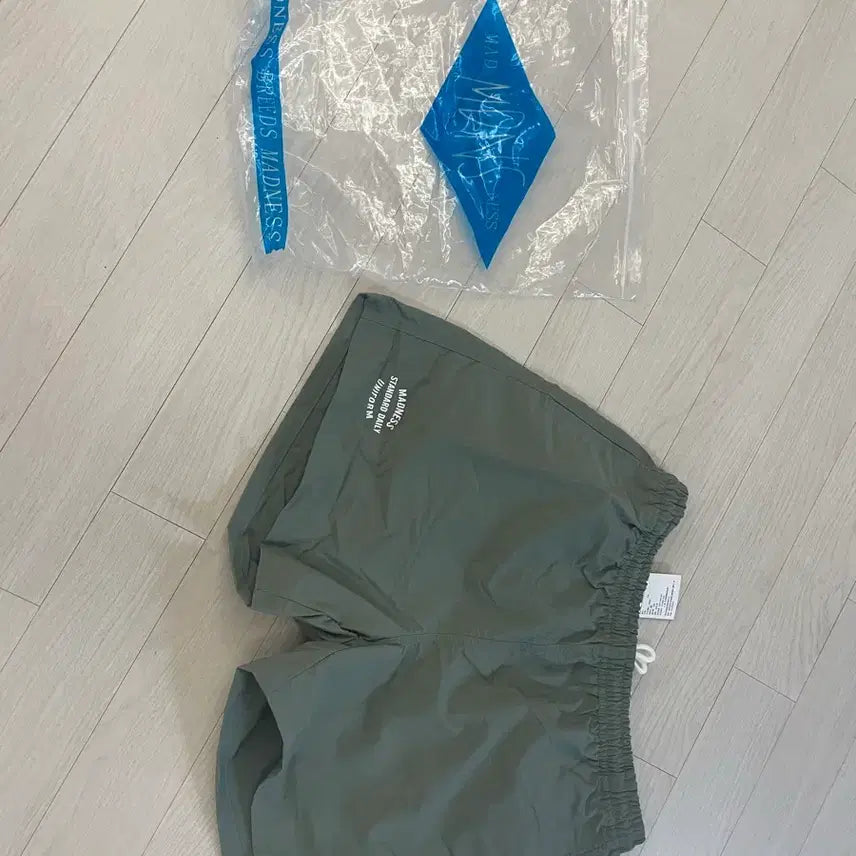 [BUNJANG] Madness Khaki Shorts (Size L) - New / 매드니스 MADNESS 카키색 반바지 L사이즈 새상품