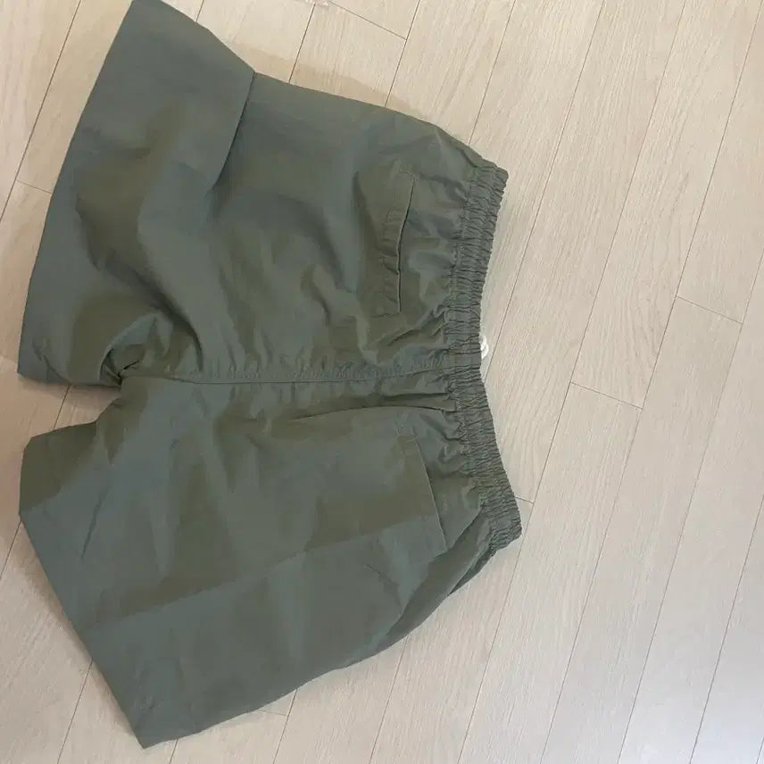 [BUNJANG] Madness Khaki Shorts (Size L) - New / 매드니스 MADNESS 카키색 반바지 L사이즈 새상품