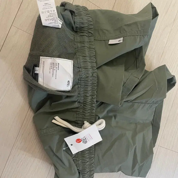 [BUNJANG] Madness Khaki Shorts (Size L) - New / 매드니스 MADNESS 카키색 반바지 L사이즈 새상품