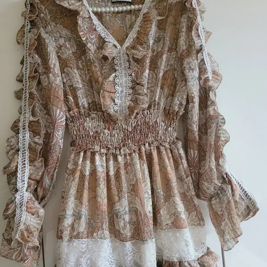 [BUNJANG] Flower Pattern Long Dress with Lace Detail / 플라워 패턴 롱 원피스 레이스 디테일