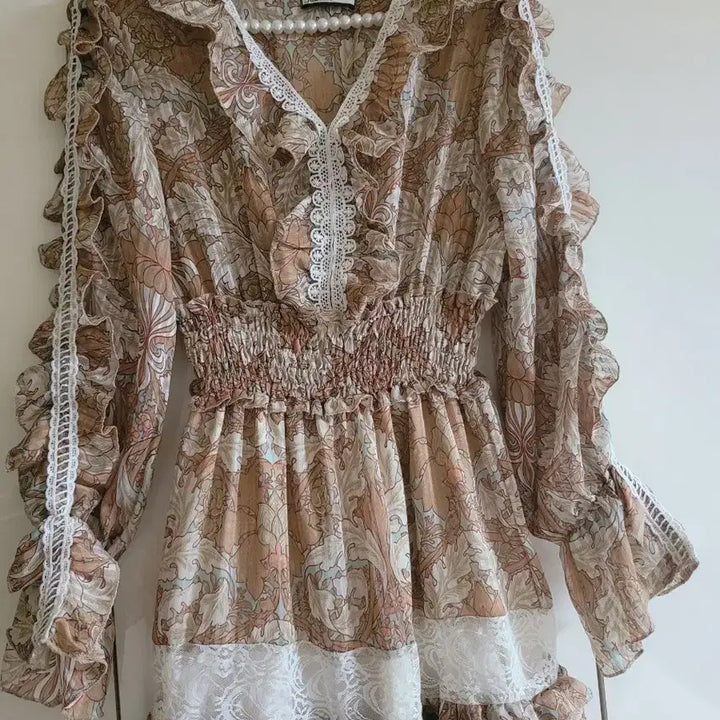 [BUNJANG] Flower Pattern Long Dress with Lace Detail / 플라워 패턴 롱 원피스 레이스 디테일