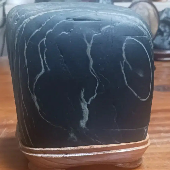[BUNJANG] Namhangang Black Stone Scholar Rock with Natural White Patterns and Wooden Stand / 수석(남한강/미석)