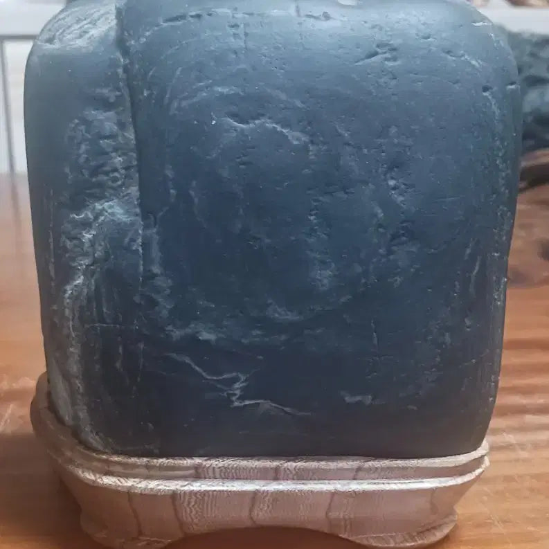 [BUNJANG] Namhangang Black Stone Scholar Rock with Natural White Patterns and Wooden Stand / 수석(남한강/미석)