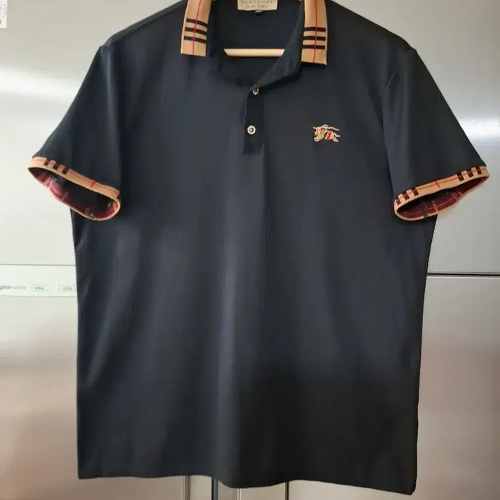 [BUNJANG] Burberry Black Short Sleeve Polo Shirt with Check Collar / 버버리 블랙 반팔 폴로셔츠 체크 카라