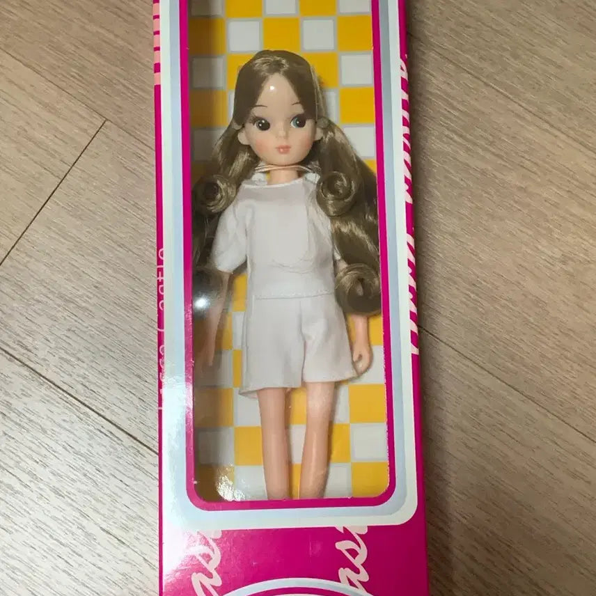 [BUNJANG] Castlica Reissue Rika Brown Hair Doll / 캐슬리카 복각리카 브라운 헤어
