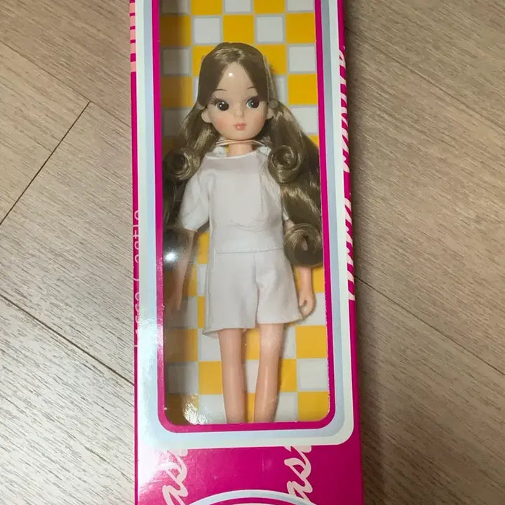 [BUNJANG] Castlica Reissue Rika Brown Hair Doll / 캐슬리카 복각리카 브라운 헤어