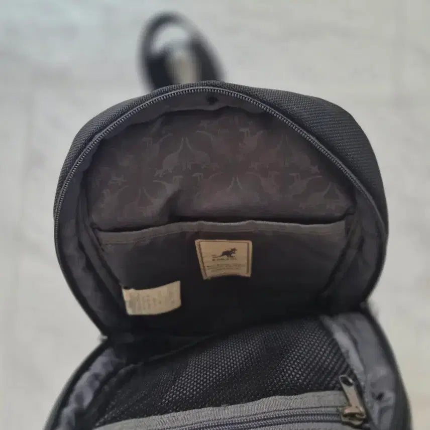 [BUNJANG] Kangol Black Sling Bag / 캉골 슬링백.캉골가방.캉골크로스백.블랙.무료배송