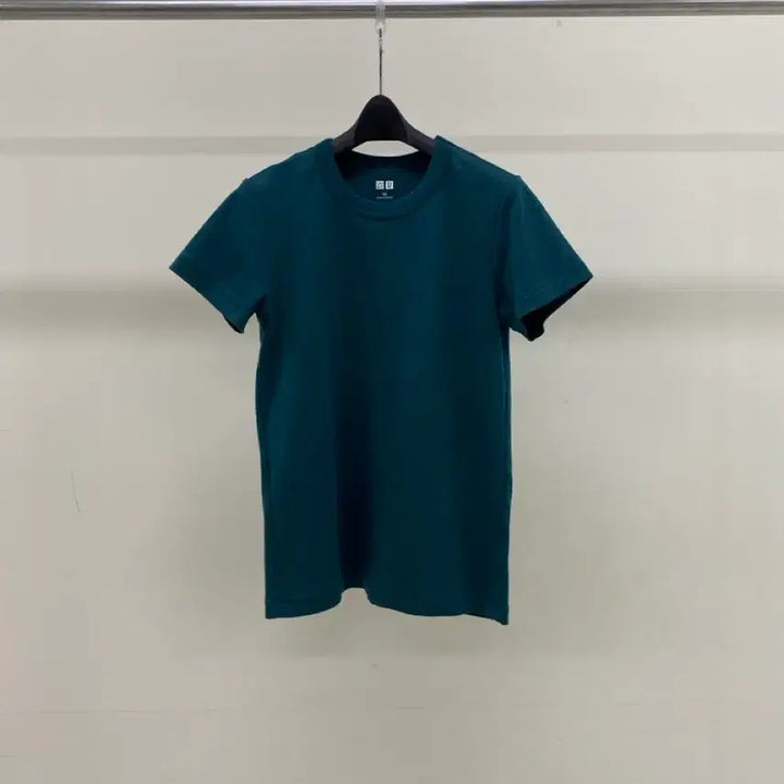 [BUNJANG] Uniqlo Blue Round Neck Short Sleeve T-Shirt (M) / [유니클로] 청색 쫀쫀한  라운드넥 반팔티 ( M사이즈)