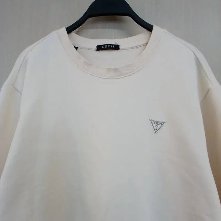 [BUNJANG] Guess Ivory Sweatshirt T-shirt / 게스 아이보리 맨투맨 티셔츠