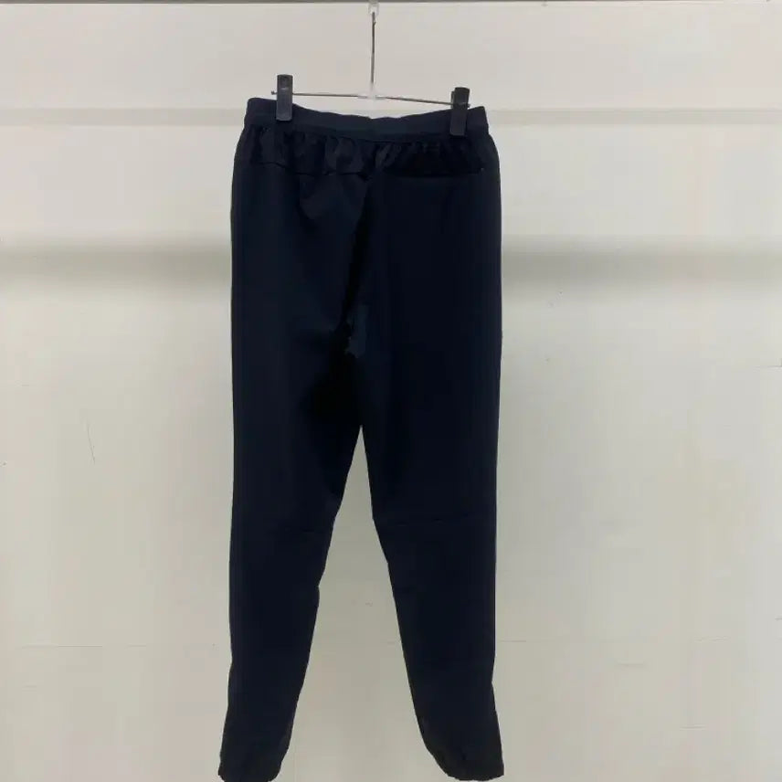 [BUNJANG] New Balance Unisex Black Jogger Training Pants (Size S) / [뉴발란스] 검정 남여공용 조거 트레이닝 바지 ( 27-28)