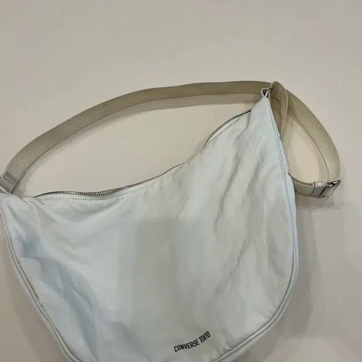 [BUNJANG] Converse Tokyo Shoulder Bag Ivory / 컨버스 도쿄 숄더백 아이보리