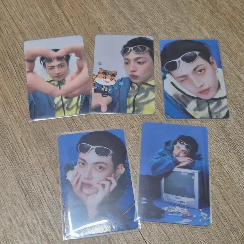 [BUNJANG] ATEEZ Aniteez Hongjoong Trade Card Set / 에이티즈 애니티즈 홍중 트레카