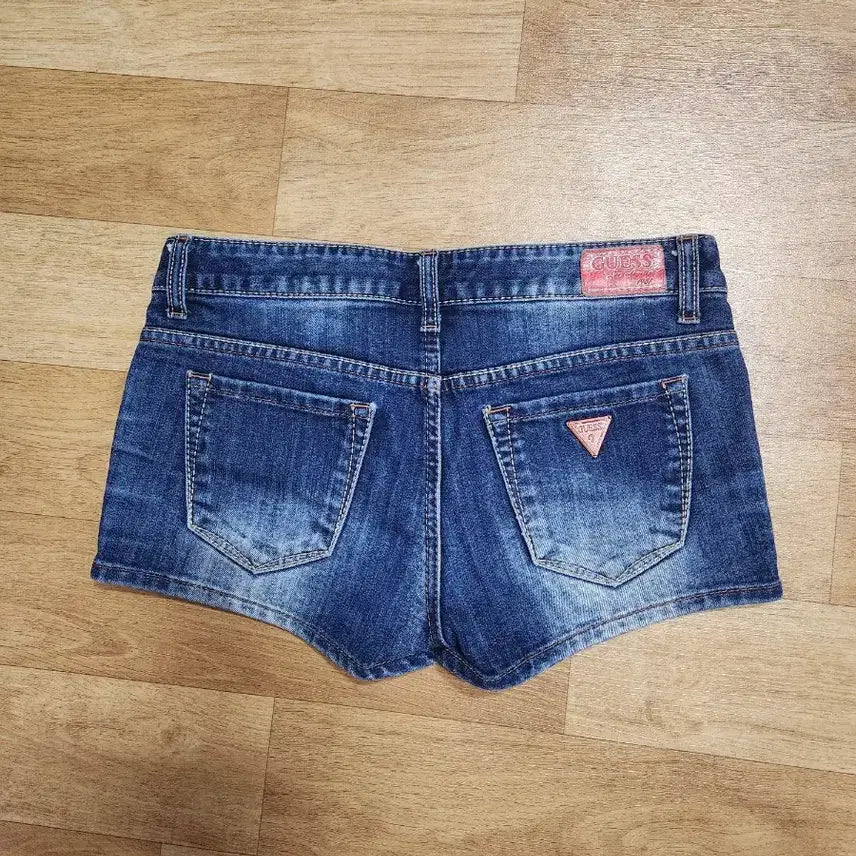 [BUNJANG] Guess Denim Shorts Size 25 / 게스 데님 반바지 25사이즈