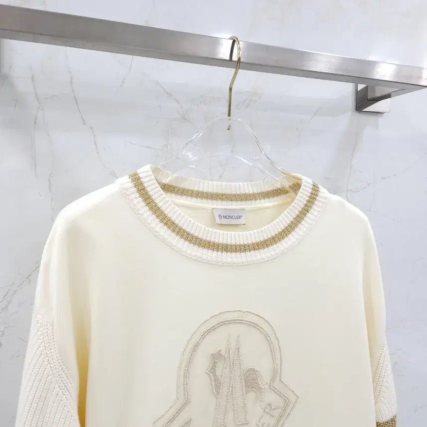 [BUNJANG] Moncler Logo Embroidered Knit Sweater / S / 몽클레어 로고 자수 니트 E10938063200