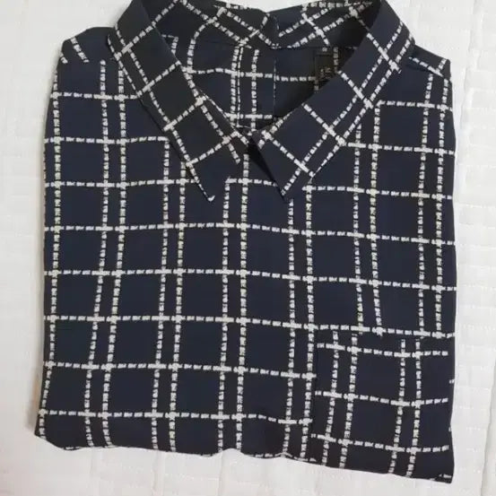 [BUNJANG] MPIN Check Blouse Spring Office Look / 엠핀 블라우스 체크 봄블라우스 오피스룩