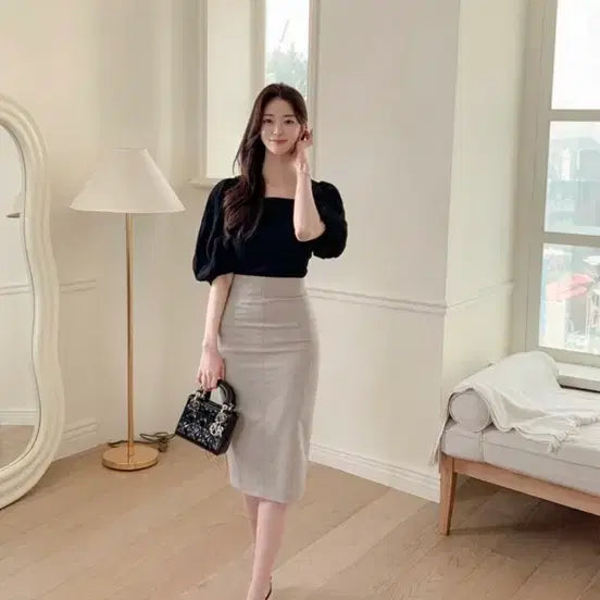 [BUNJANG] Renne Beige Pintuck H-Line Skirt / 렌느 베이지 핀턱 H라인 스커트 새제품