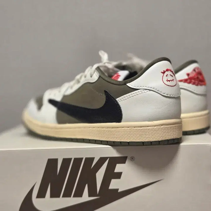 [BUNJANG] Travis Scott x Nike Air Jordan 1 Low OG SP Olive Kids / 나이키 트래비스 스캇 조던1 로우 올리브